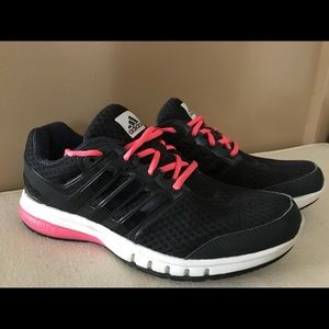 Adidas Womens size 8.5 Running Shoes